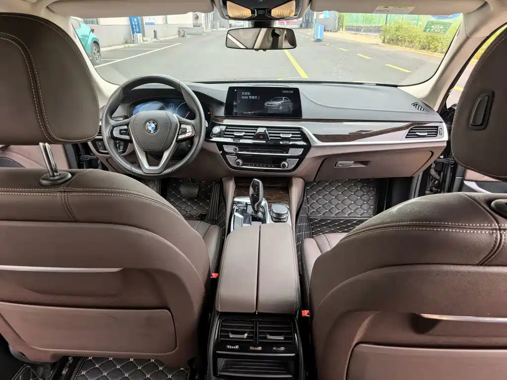 BMW 5 Series — миниатюра 21