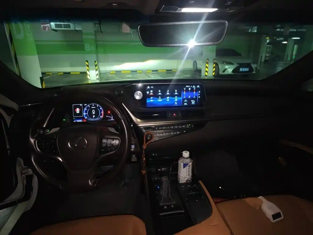 Lexus ES — миниатюра 13