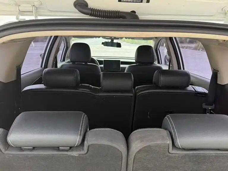 BYD MAX — миниатюра 4