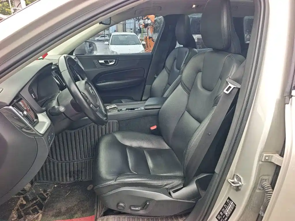 Volvo XC60 — миниатюра 15
