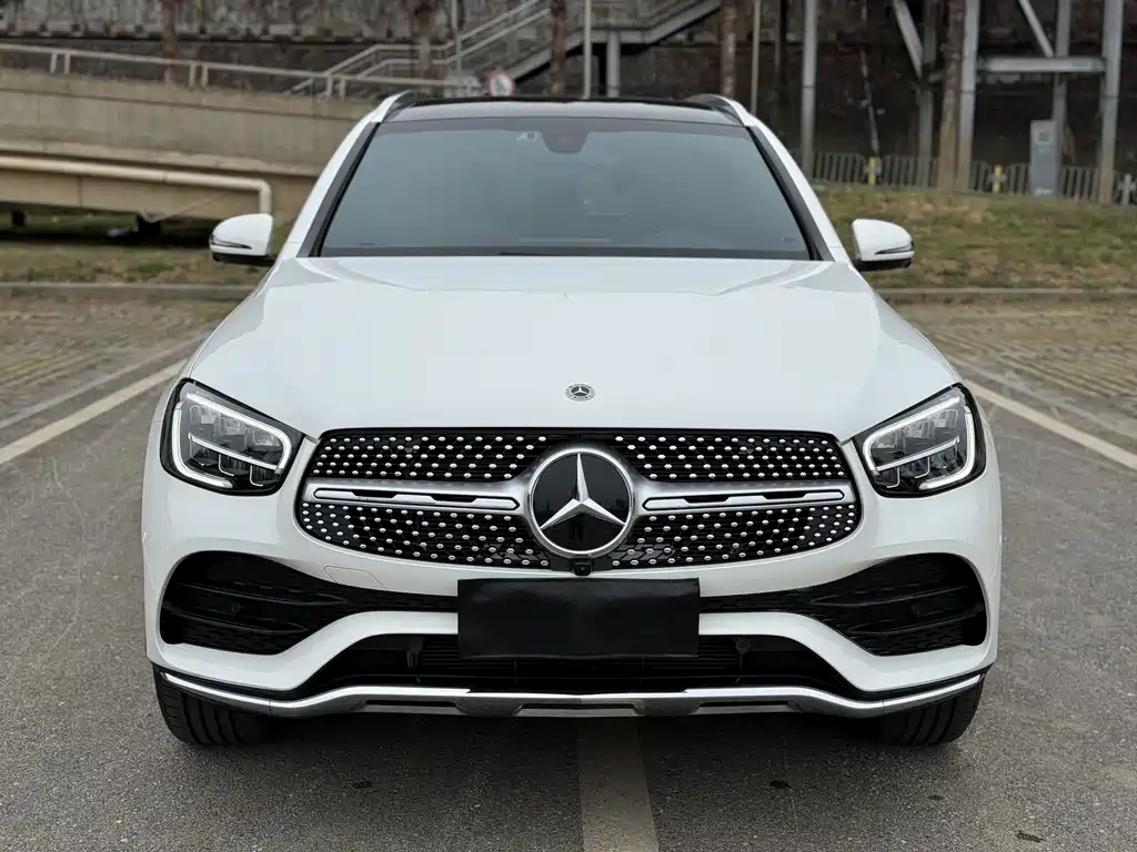 MERCEDES-BENZ GLC