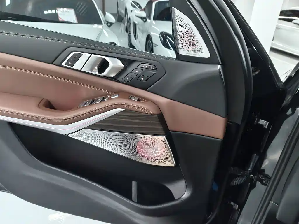 BMW X7 — миниатюра 12