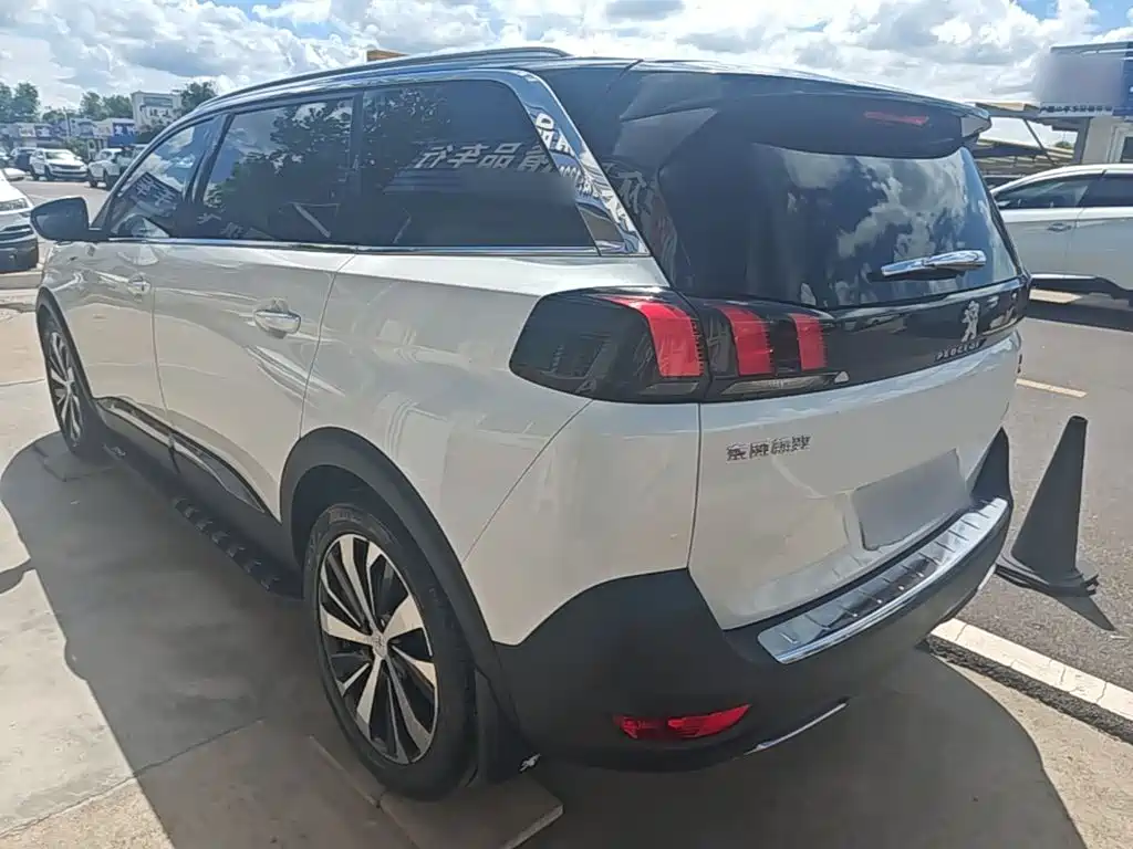 Peugeot 5008 — миниатюра 5