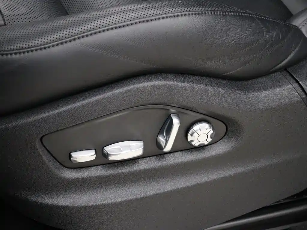 Porsche Cayenne — миниатюра 5