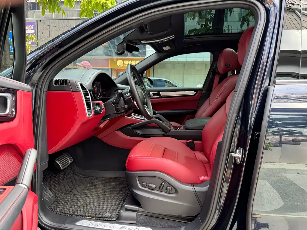 Porsche Cayenne — миниатюра 5