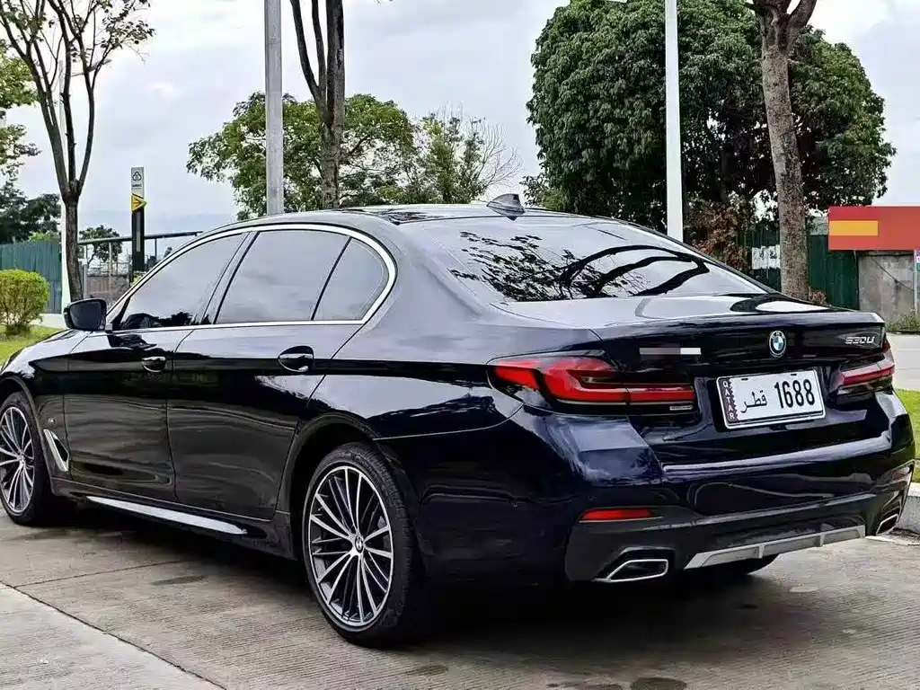 BMW 5 Series — миниатюра 7