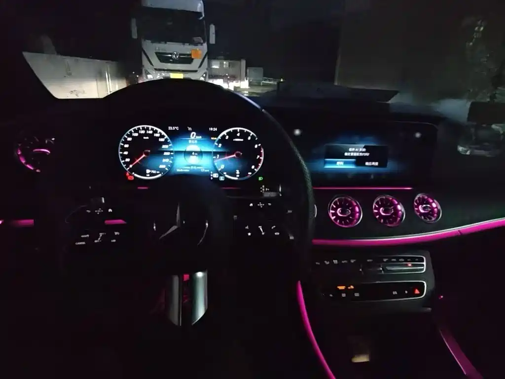 Mercedes-Benz E-Class (Import) — миниатюра 5