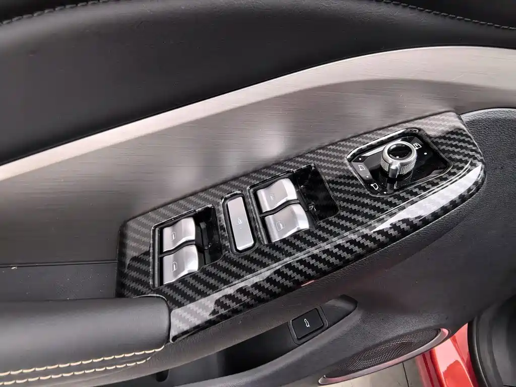 Wey Wey VV6 — миниатюра 9