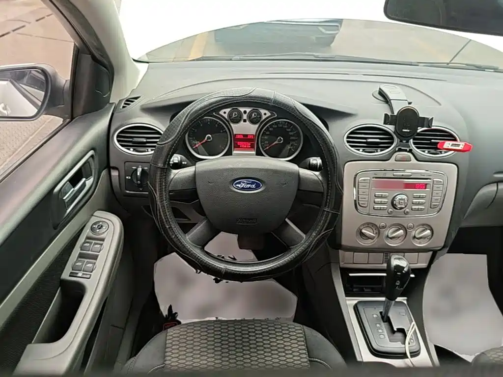 Ford Focus — миниатюра 11