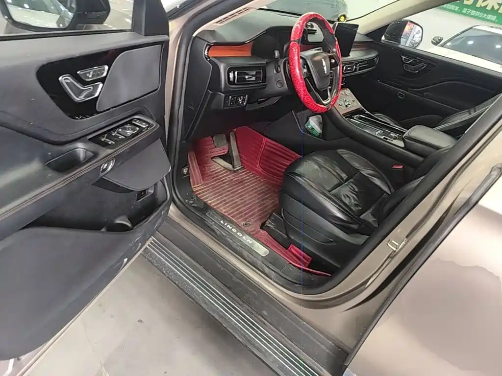 Lincoln Aviator (Import) — миниатюра 16