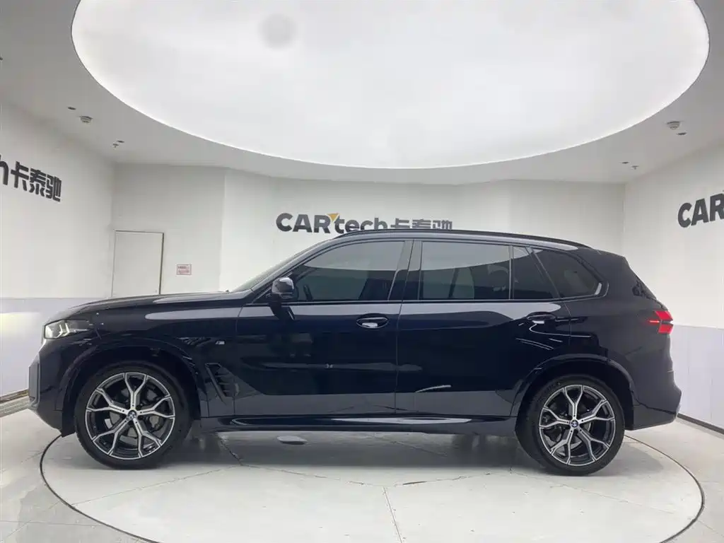 BMW X5 2023 xDrive 30Li Premium M Sport