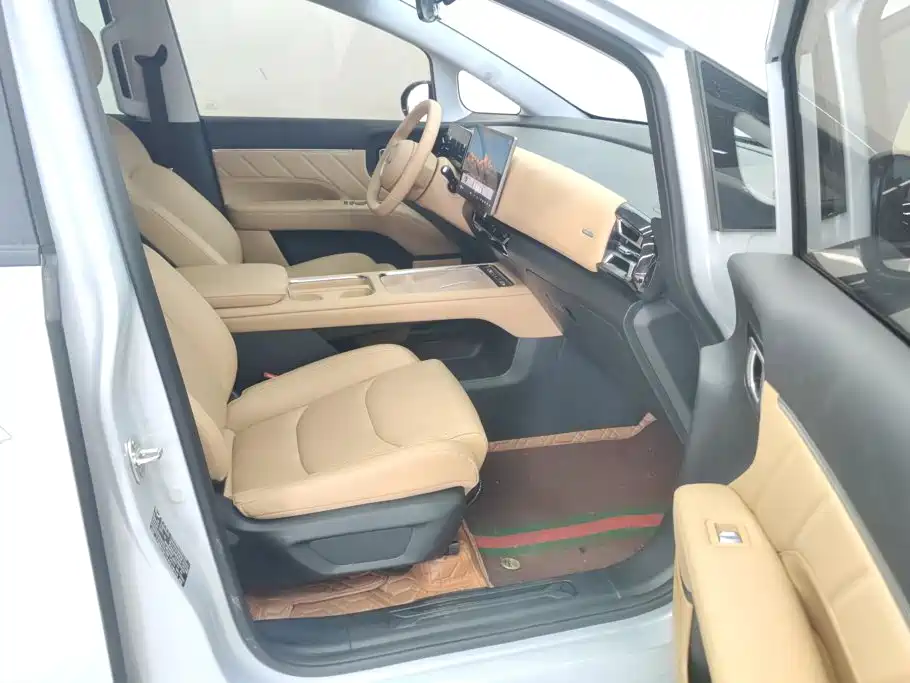 Wuling Звездный свет 730 Новая энергия — миниатюра 8
