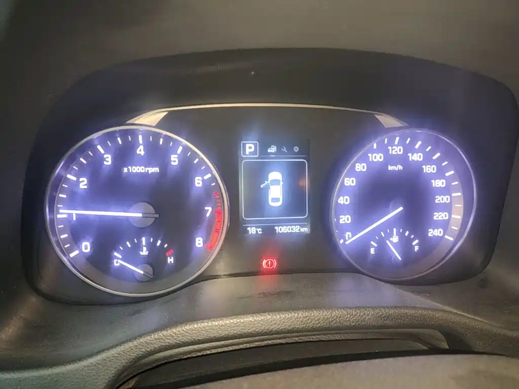 Hyundai Elantra — миниатюра 12