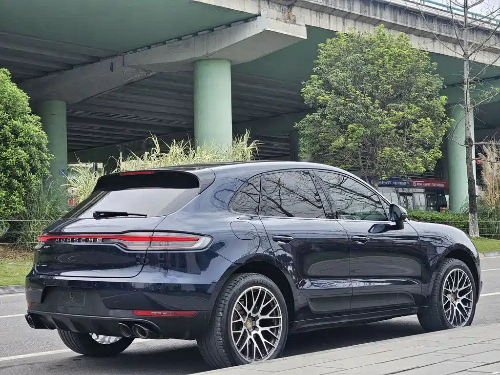 Porsche Macan — миниатюра 6