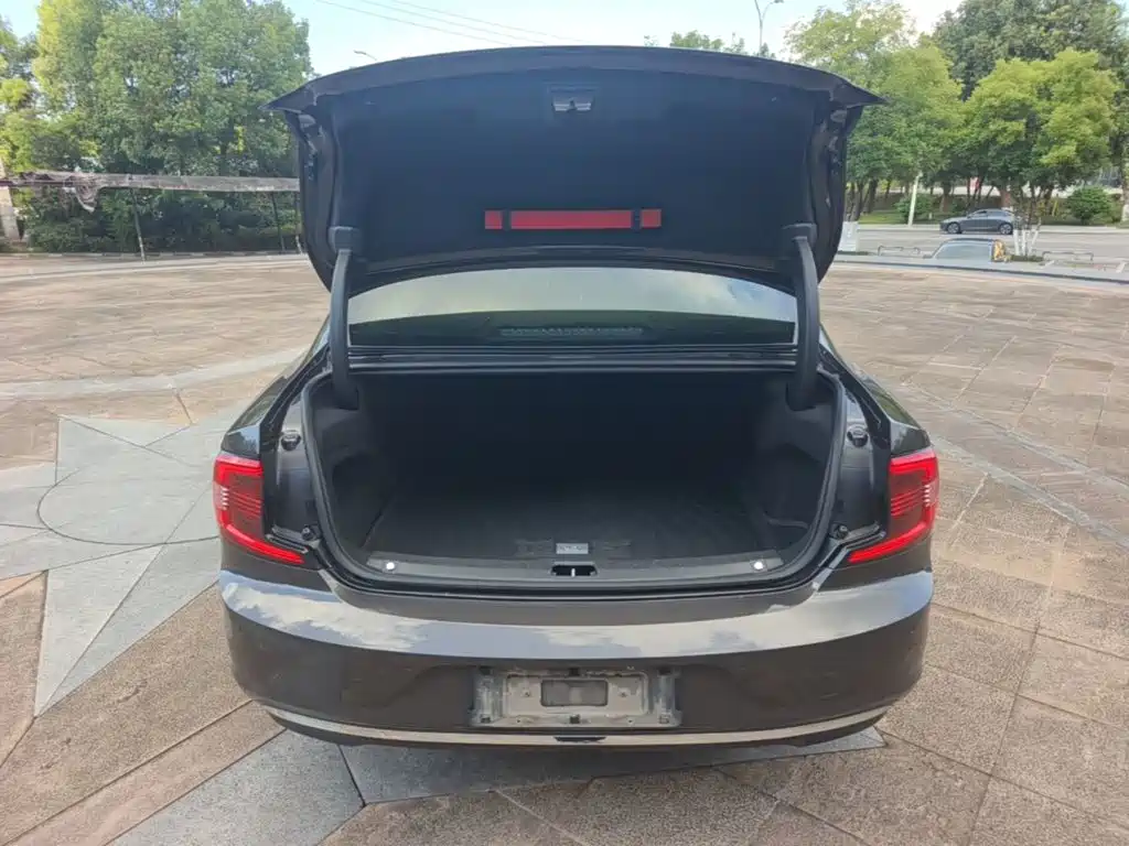 Volvo S90 — миниатюра 19
