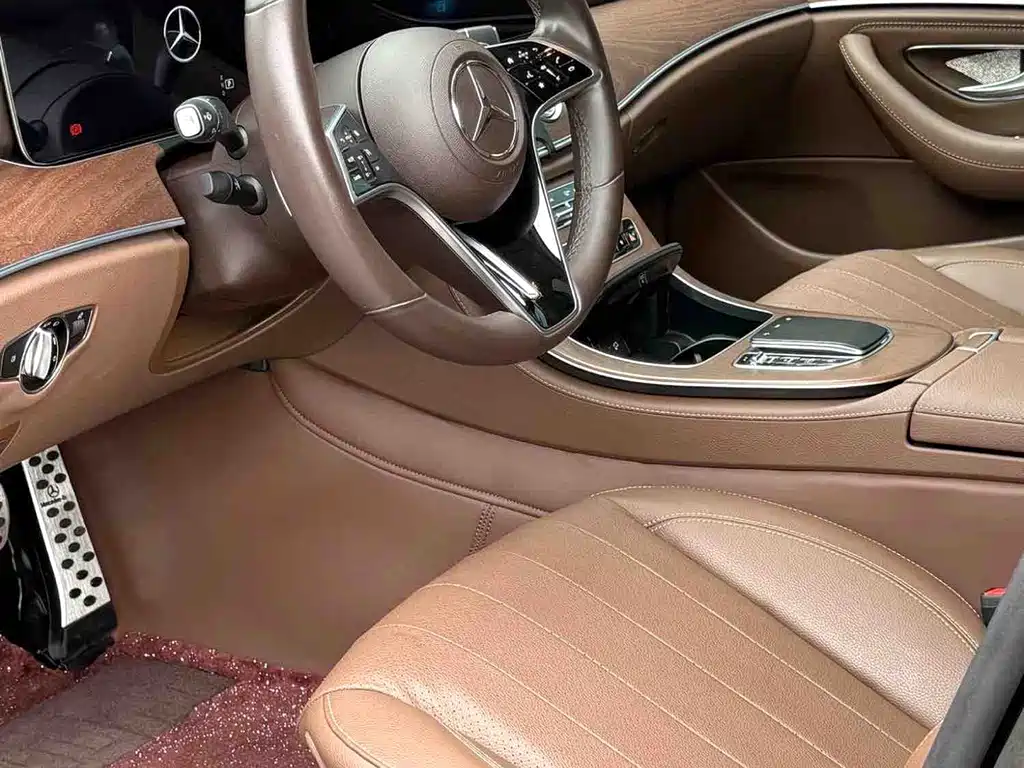Mercedes-Benz E-Class — миниатюра 7