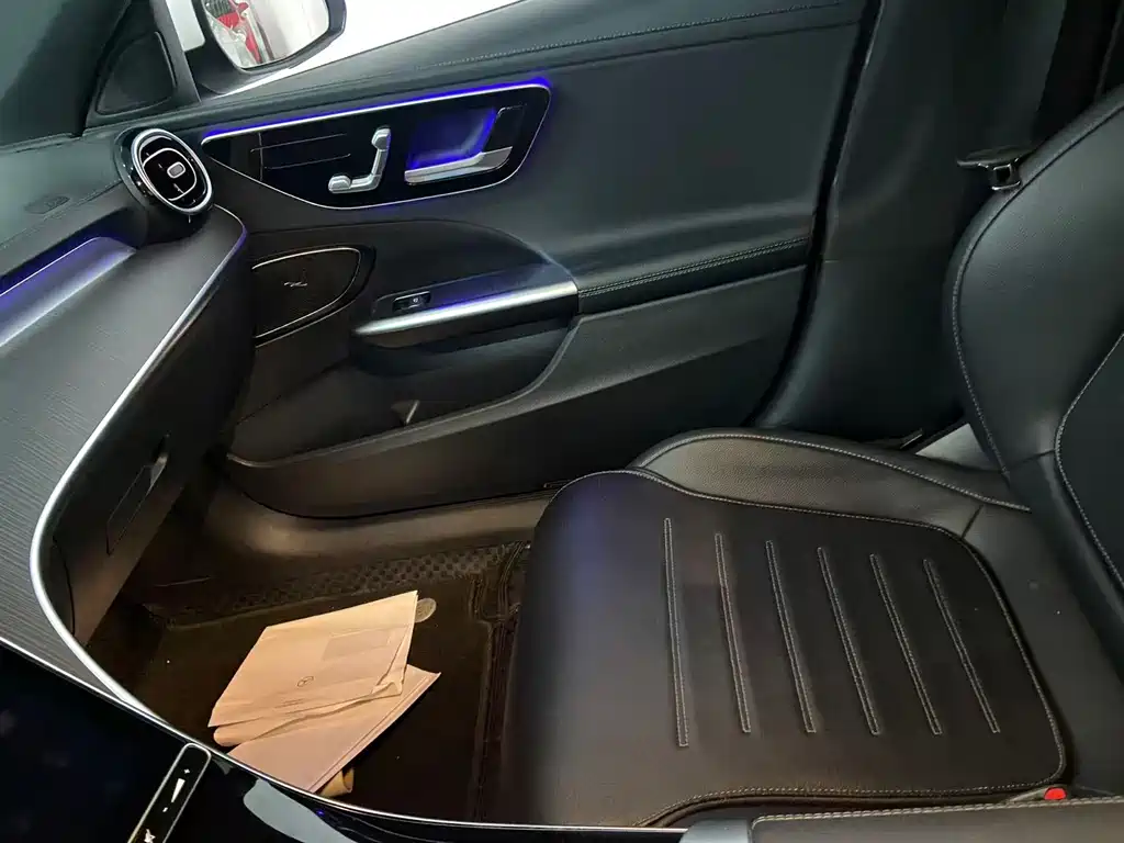 Mercedes-Benz C-Class — миниатюра 9