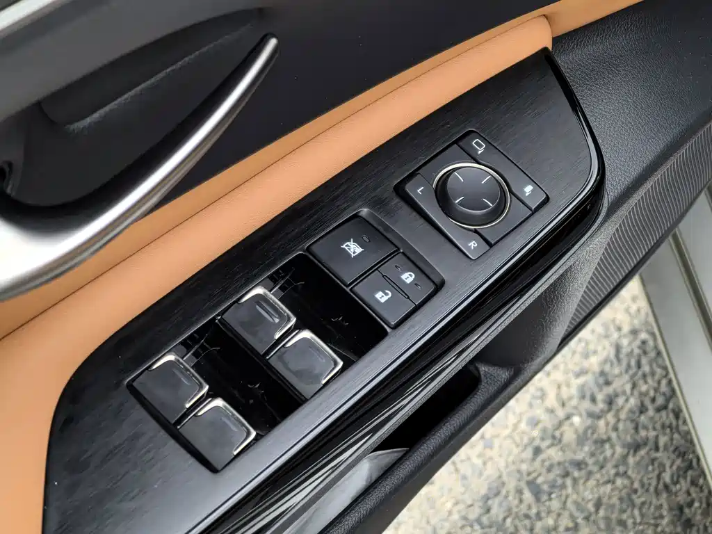Lexus ES — миниатюра 21