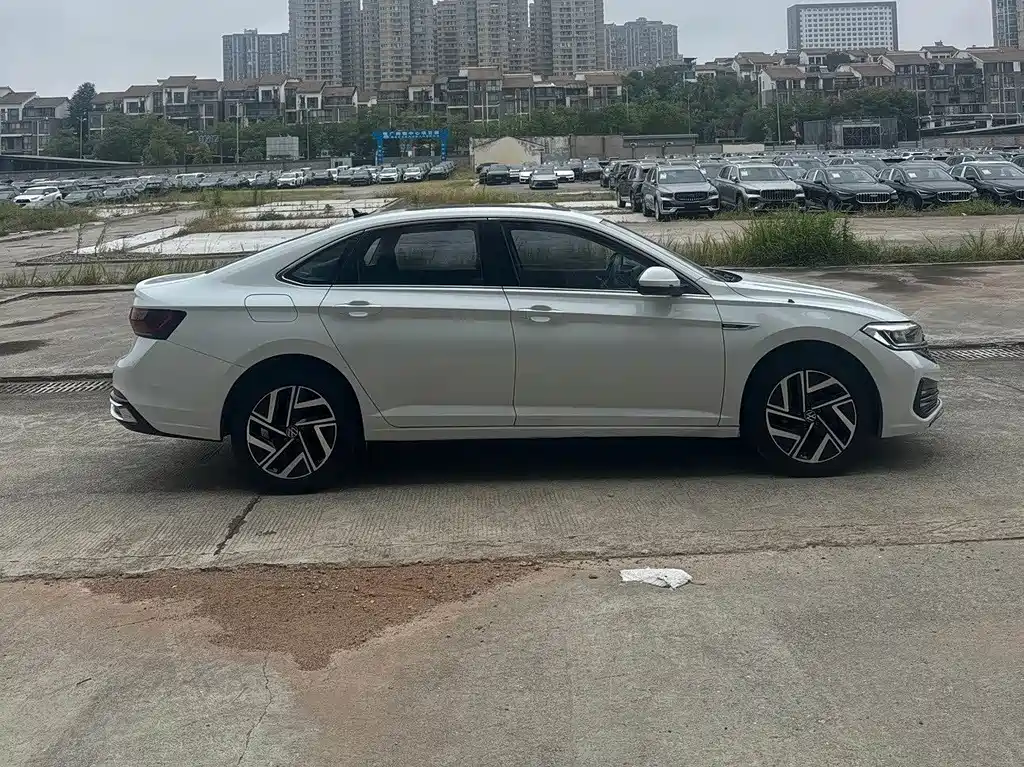 Volkswagen Sagitar — миниатюра 3
