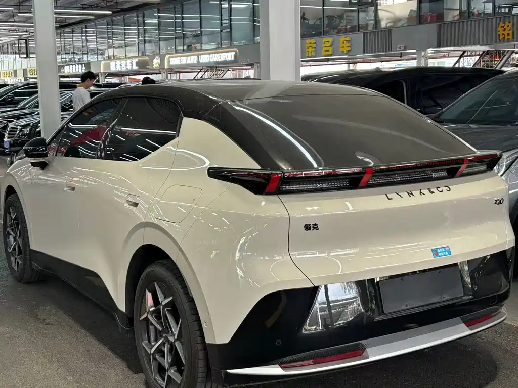 Lynk & Co 20 — миниатюра 5