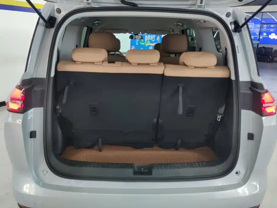 Wuling Звездный свет 730 Новая энергия — миниатюра 4