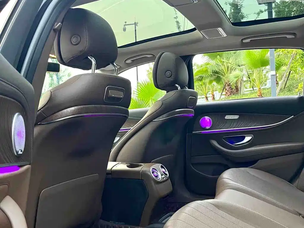 Mercedes-Benz E-Class — миниатюра 5