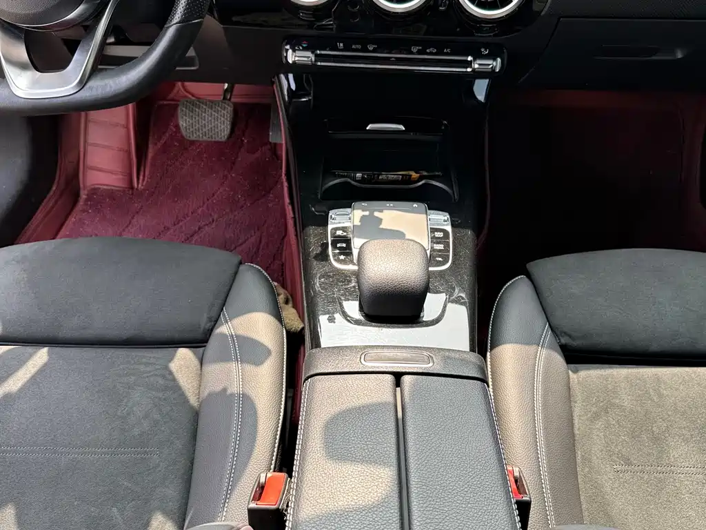 Mercedes-Benz A-Class — миниатюра 7