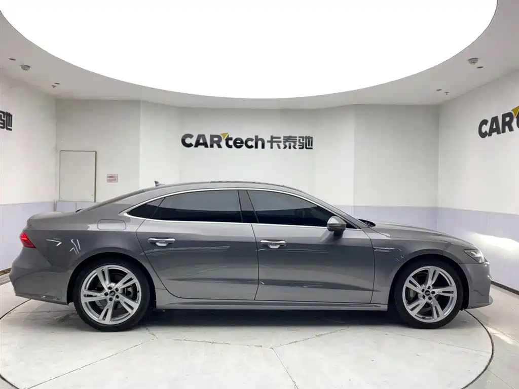Audi A7L 2022 45 TFSI S-line
