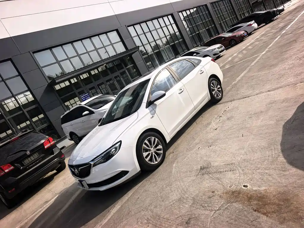 Buick Excelle — миниатюра 3