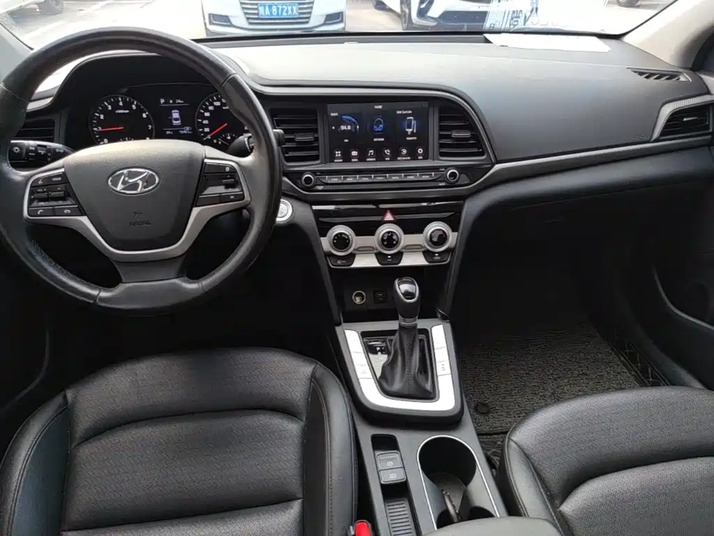 Hyundai Elantra — миниатюра 13