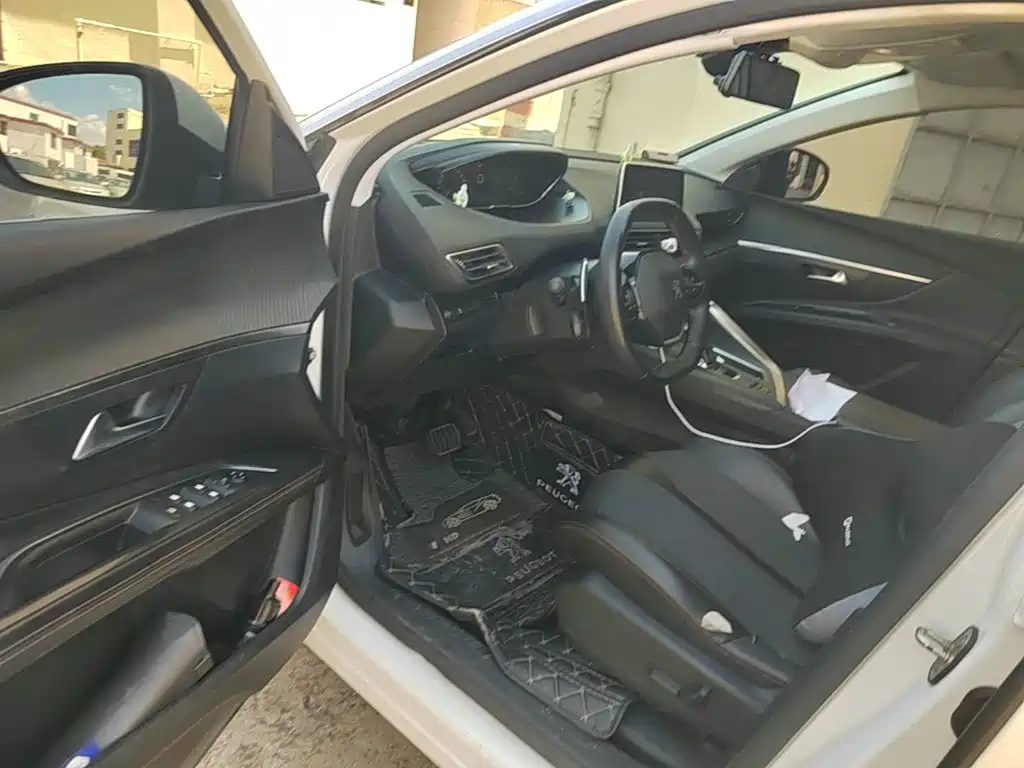 Peugeot 4008 — миниатюра 16