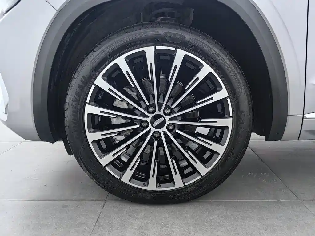 Geely Xingyue L — миниатюра 17