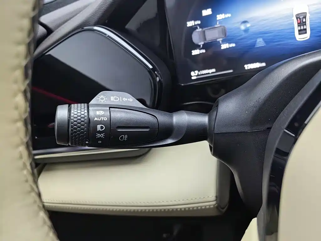 Geely Xingyue L — миниатюра 21