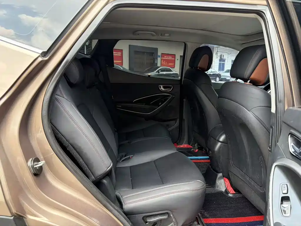 Hyundai Santa Fe — миниатюра 11
