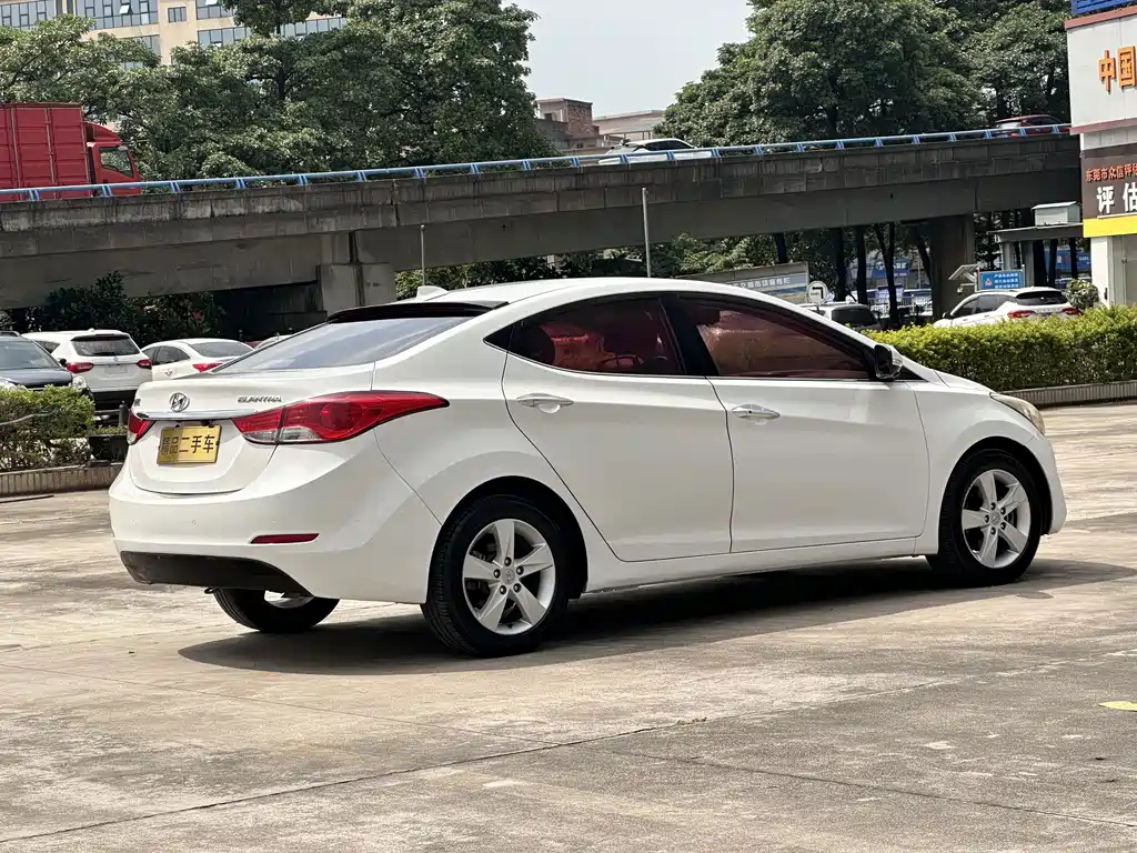 Hyundai Elantra Langdong — миниатюра 10