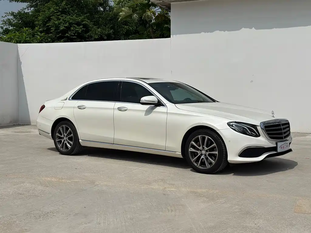 Mercedes-Benz E-Class — миниатюра 3