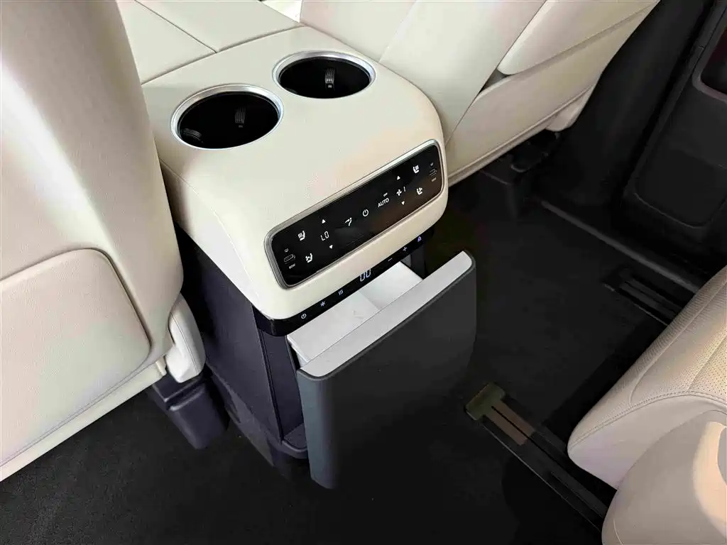 Li Auto Li MEGA — миниатюра 7