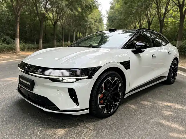 2025 Zeekr 007