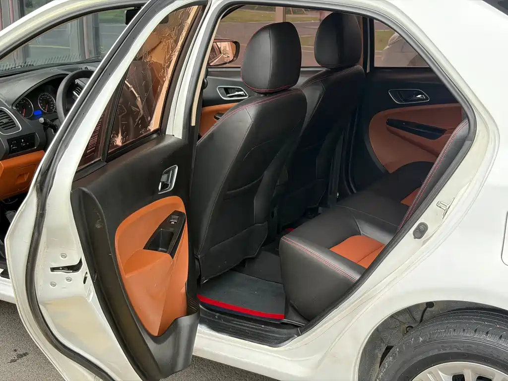 Geely King Kong — миниатюра 8