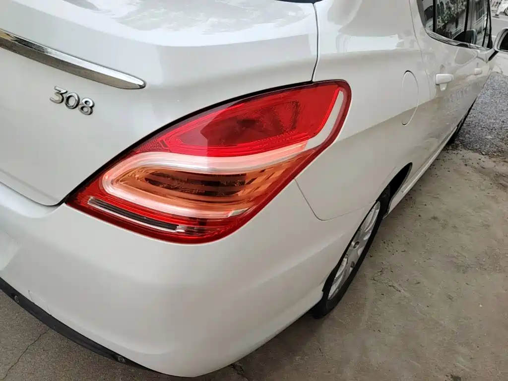 Peugeot 308 — миниатюра 8