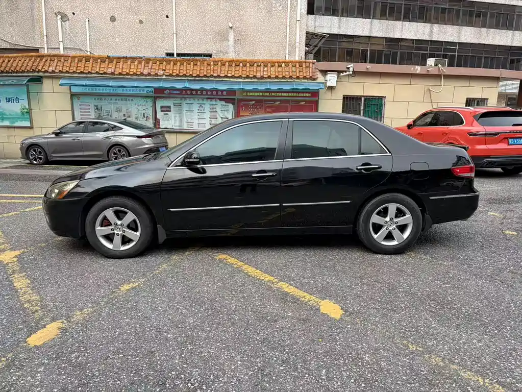 Honda Accord — миниатюра 8