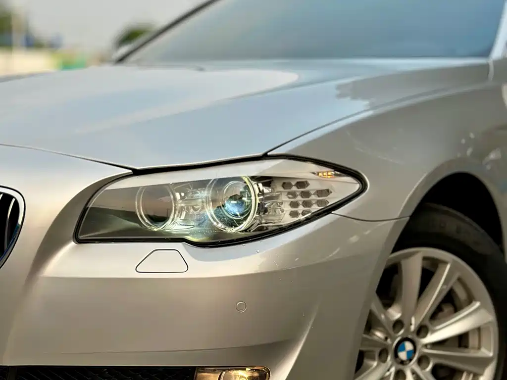 BMW 5 Series — миниатюра 5