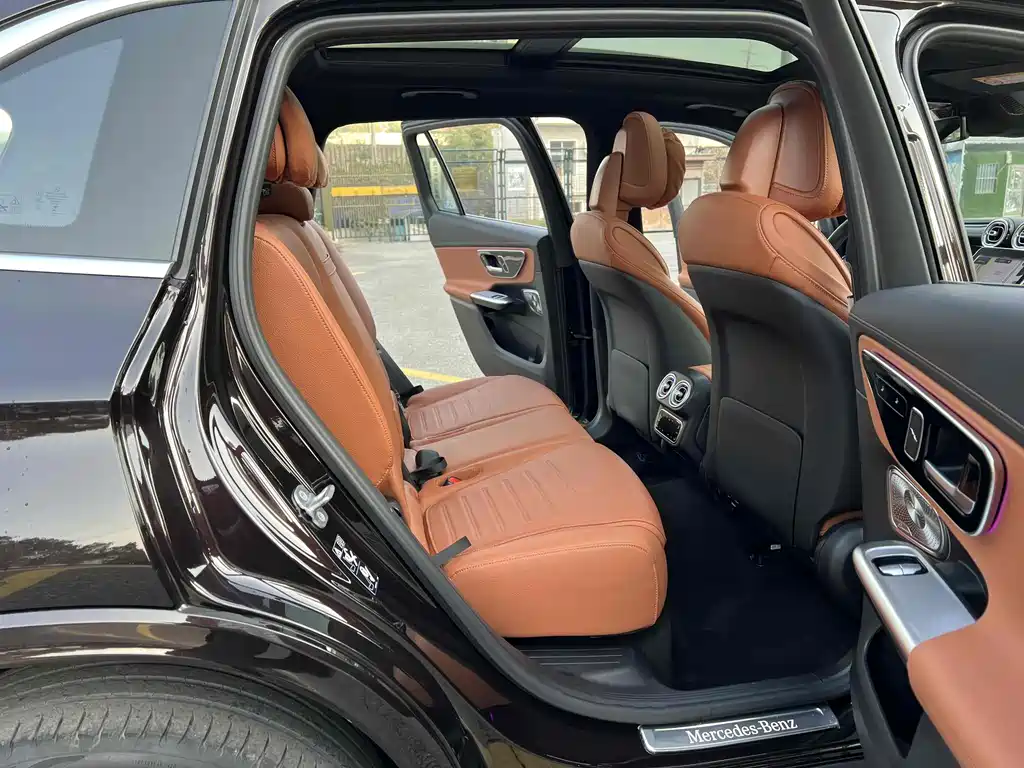 Mercedes-Benz GLC 2023 GLC 260 L 4MATIC Luxury 5 мест