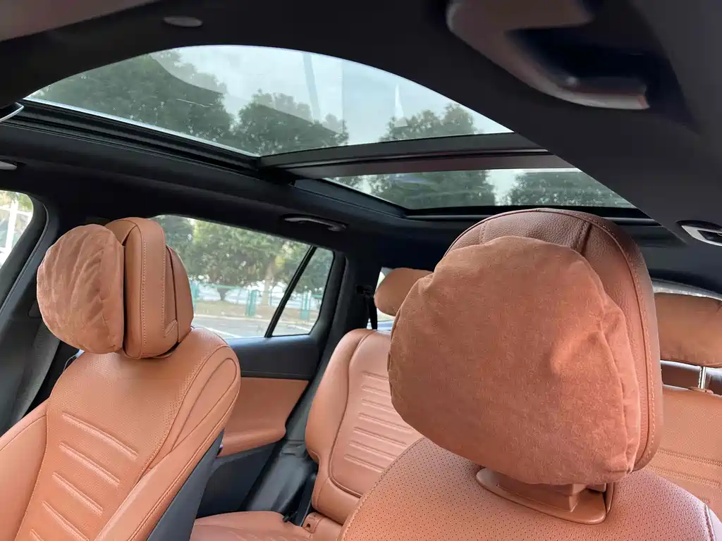 Mercedes-Benz GLC 2023 GLC 260 L 4MATIC Luxury 5 мест