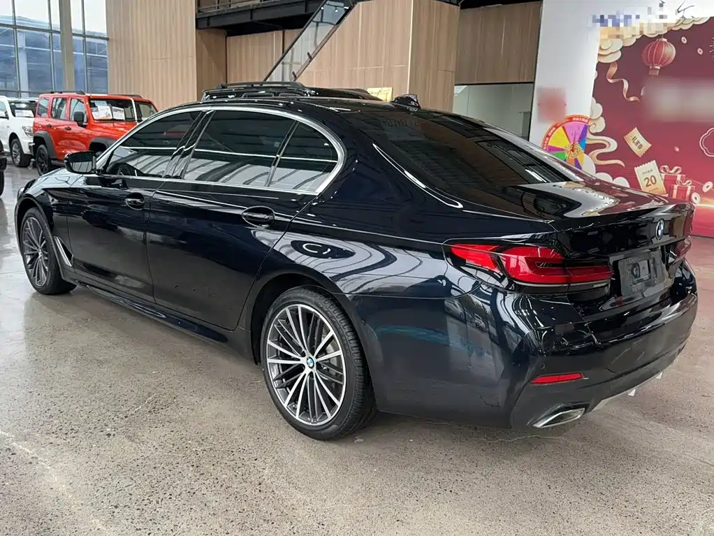 BMW 5 Series — миниатюра 14
