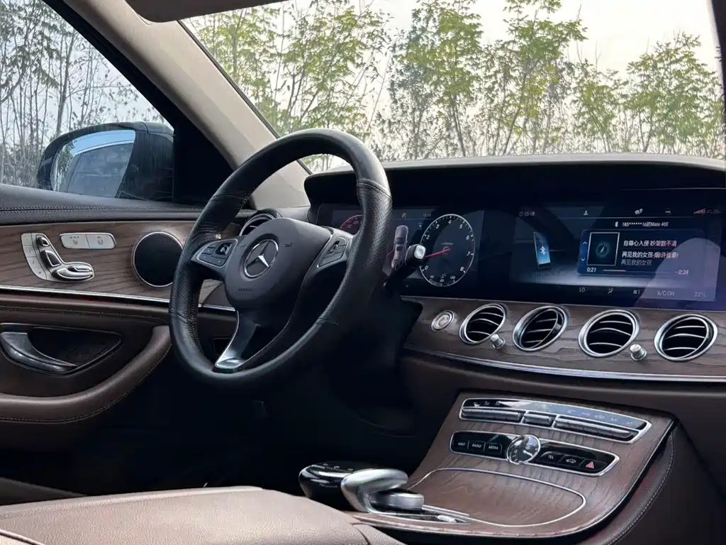 Mercedes-Benz E-Class — миниатюра 5