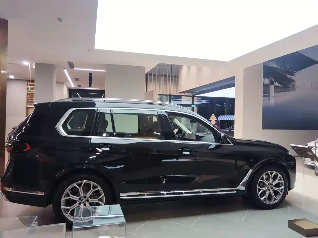 BMW X7 — миниатюра 4