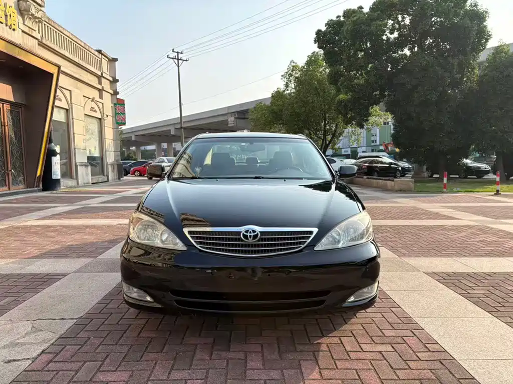 Toyota Camry — миниатюра 3