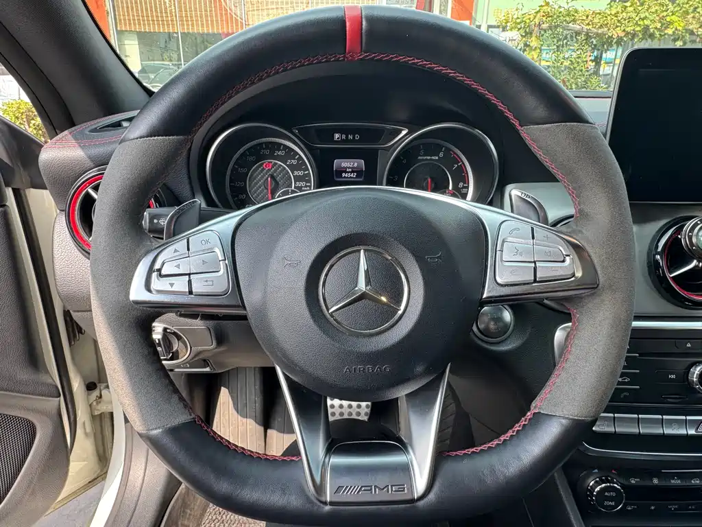 Mercedes-Benz CLA AMG — миниатюра 7