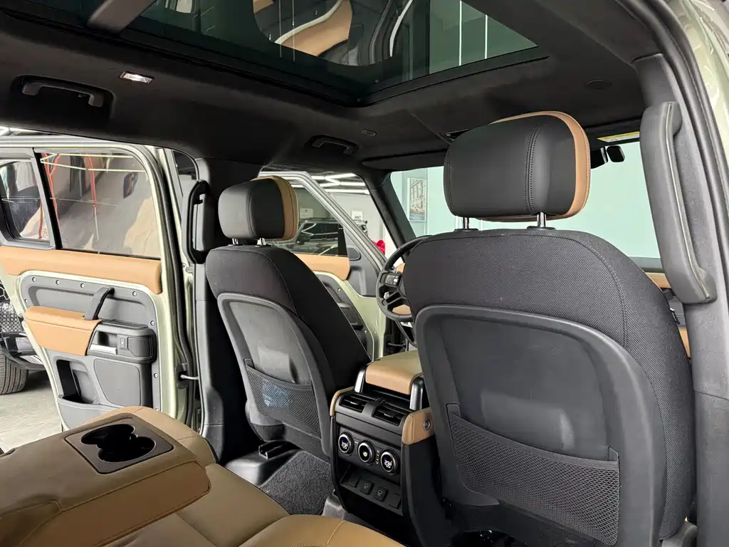 Land Rover Defender — миниатюра 11